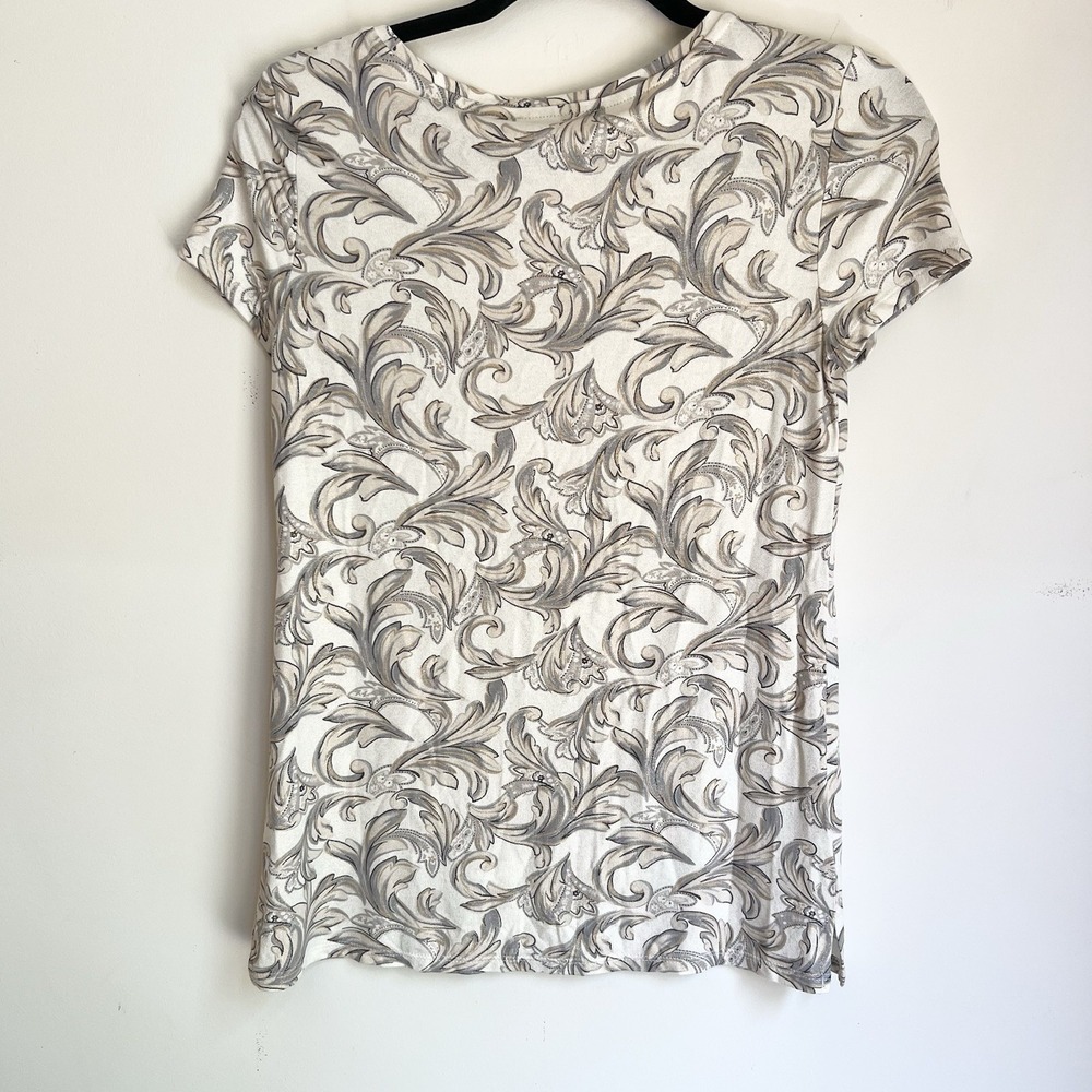 White House Black Market Grey White Scroll Paisley Short Sleeve Top XXS - Picture 2 of 4